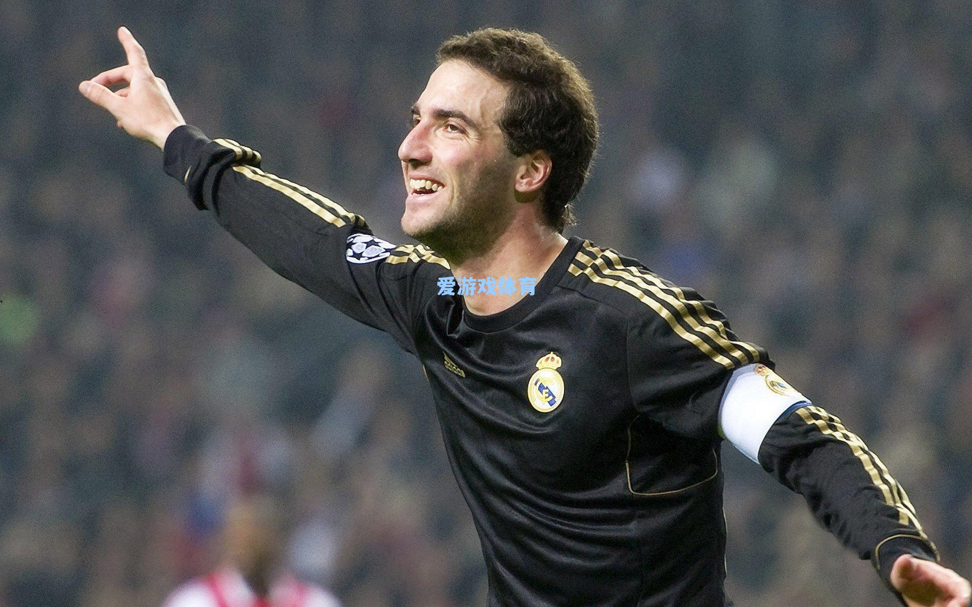 拉什福德盛赞亚马尔，新星影响力堪比大罗，巴萨全冠王梦想照进现实