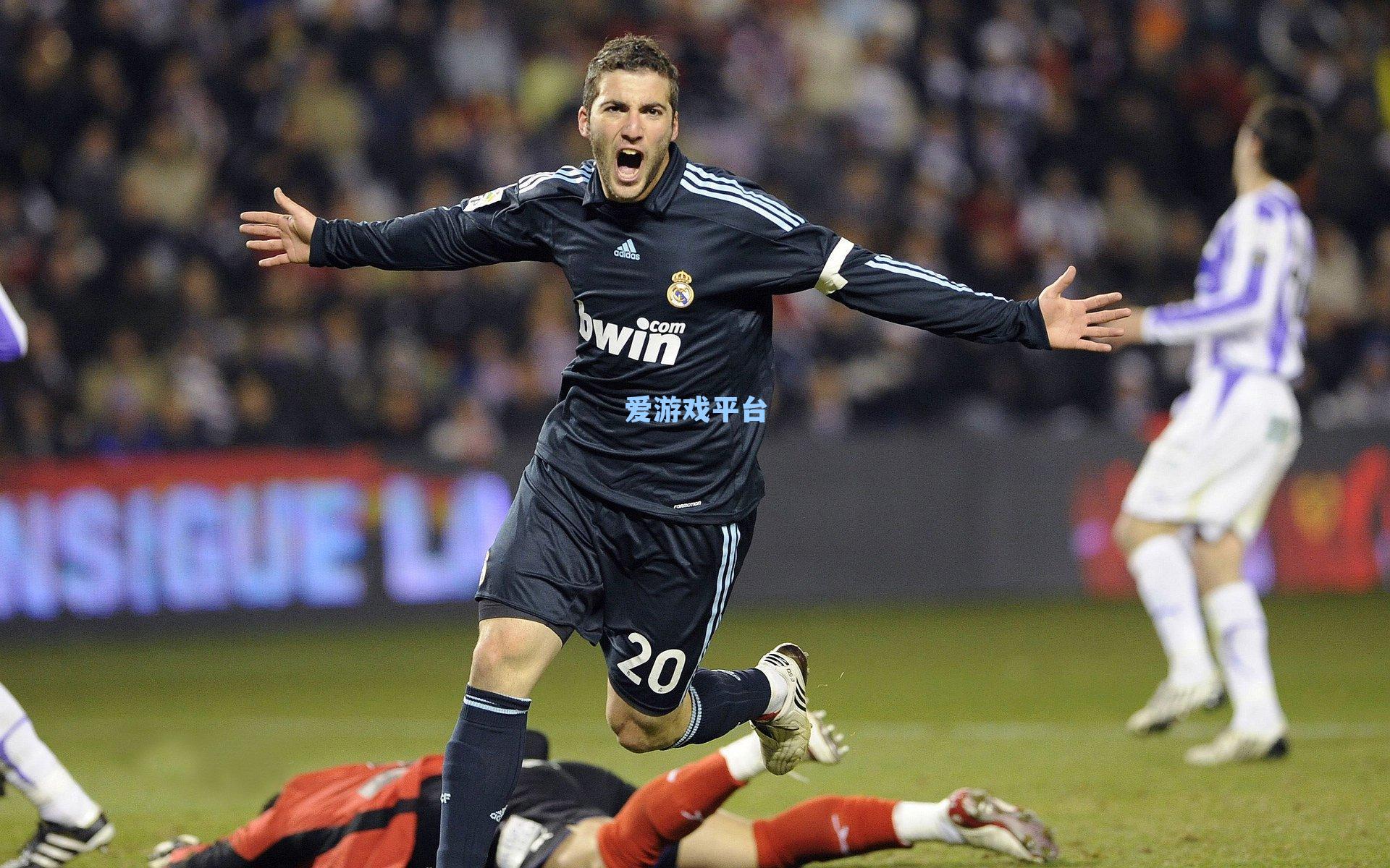 乔丹全新纪录片最后一冠全球首映,詹姆斯社交媒体罕见消失引热议