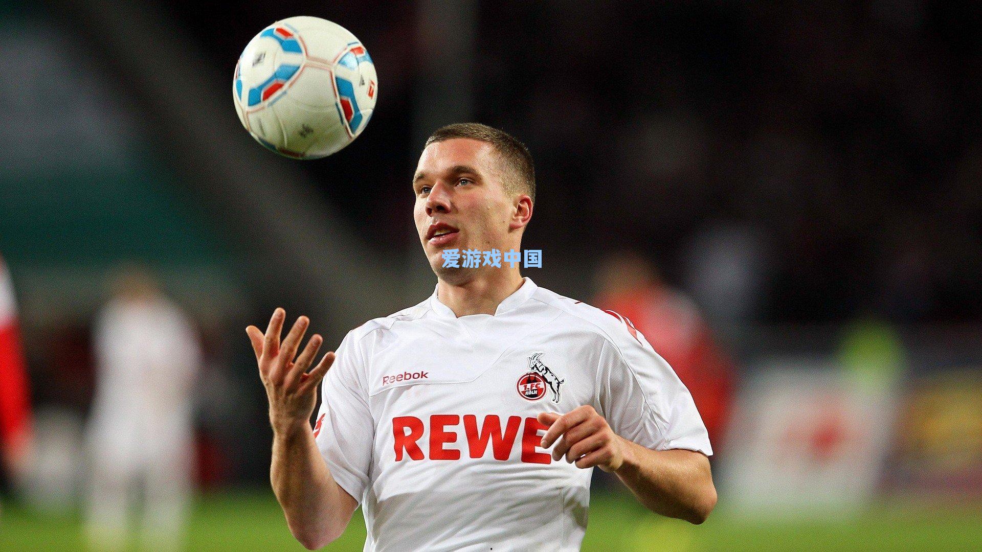 库里三分风暴席卷联盟，19场命中破百，刷新历史纪录引领勇士新时代