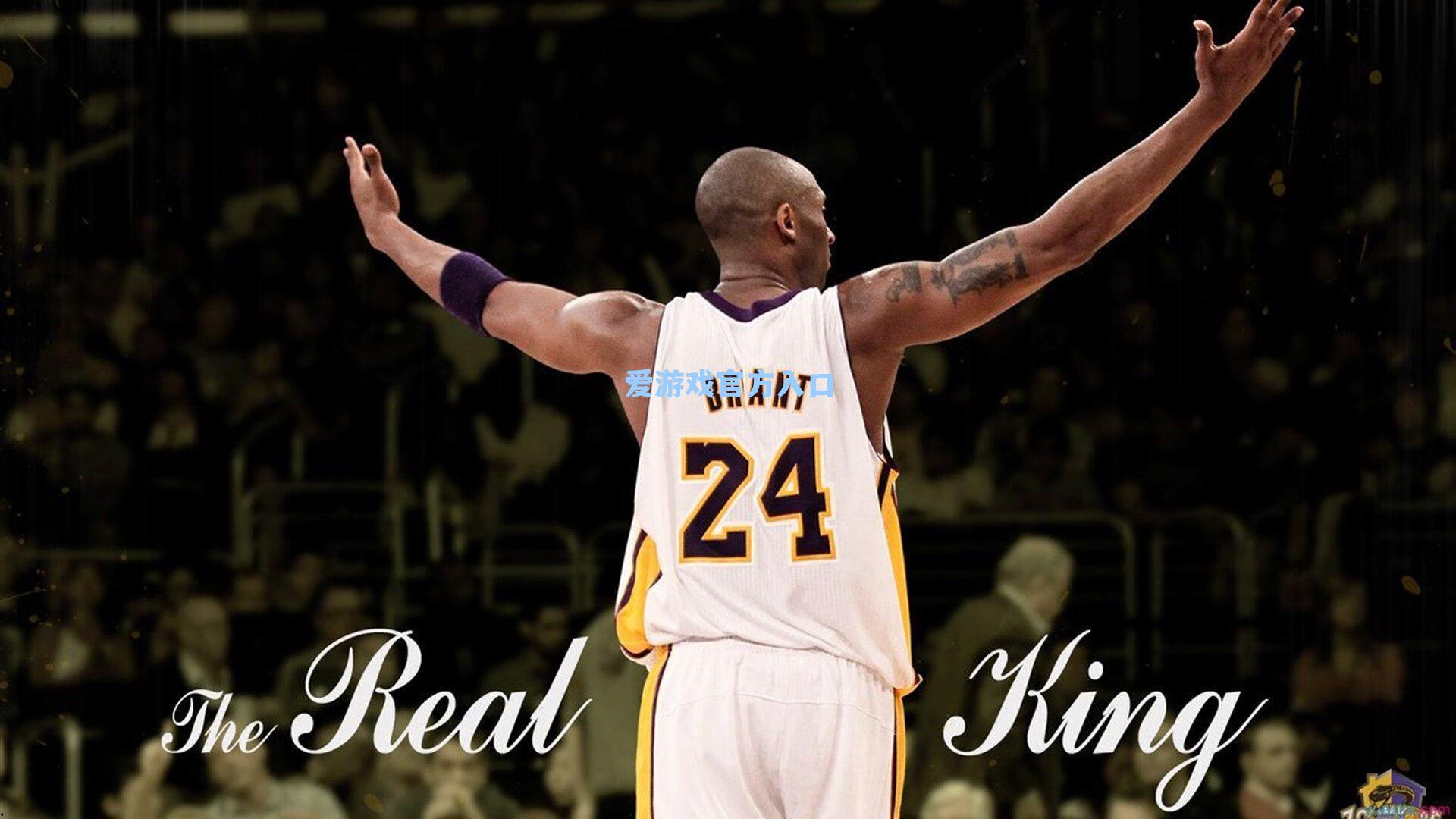 英超创始赛季奖杯现拍卖行！前曼联球星帕克珍藏引关注