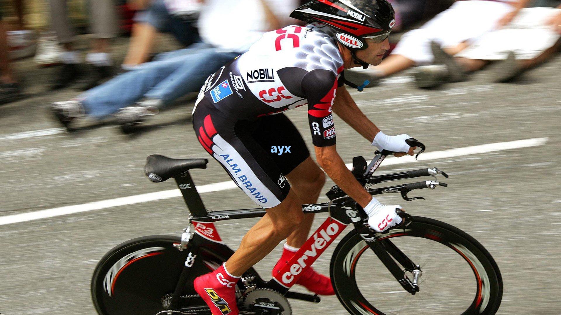 越南男足公布最新28人名单，三张新面孔亮相，入籍球员战略引关注