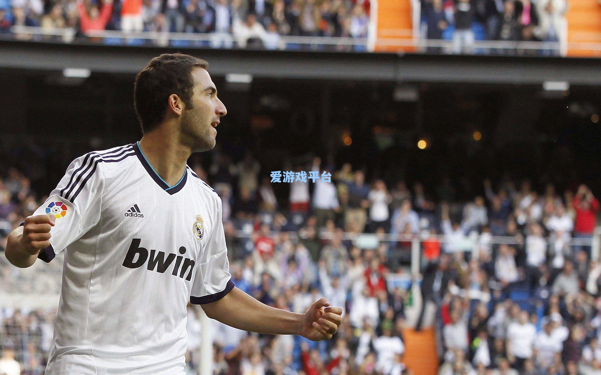 早报聚焦，利物浦客场再折戟，1-2不敌诺丁汉森林遭遇七战六负，克洛普时代陷最大危机