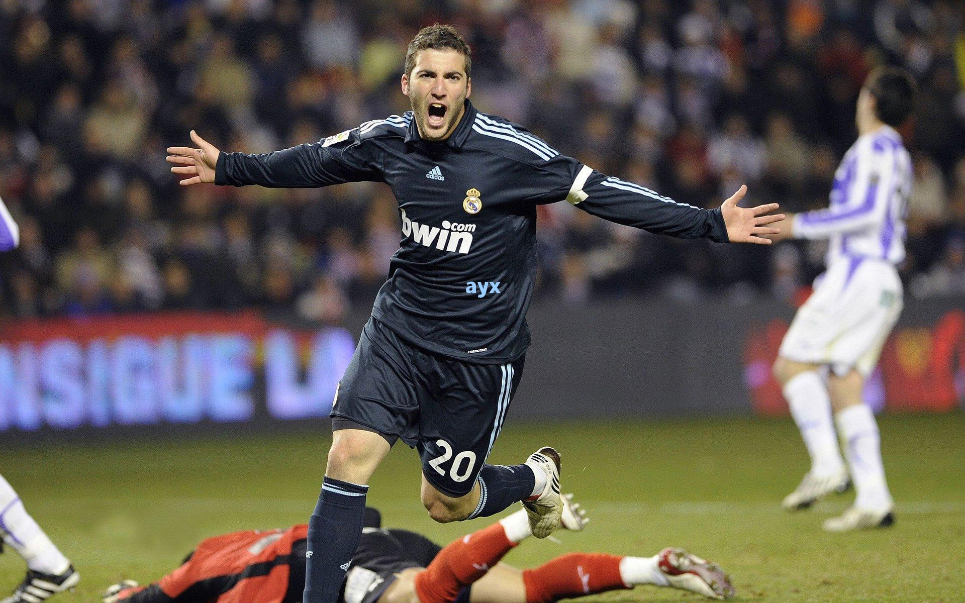 洛杉矶双面传奇,那些曾穿梭于紫金与蓝红之间的球员们